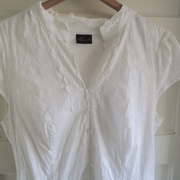 Vintage Torrid White Eyelet Cottagecore Lined Dress 14 - Picture 3 of 13